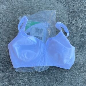 Playtex Wirefree Tagless White Bra womens plus size 40D NWT
